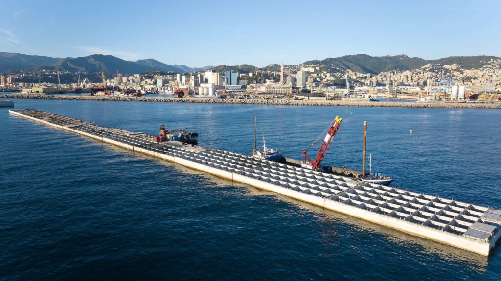 Port resilience: waves, sea levels and continuity of service