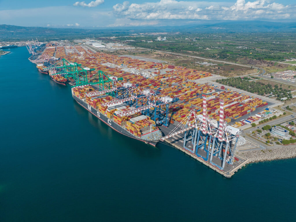 Port foundations: geotechnical model, staged loading and monitoring