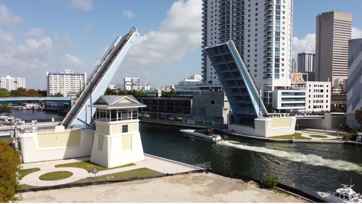 Miami, SW 1st Street bascule bridge: foundations and movable structure