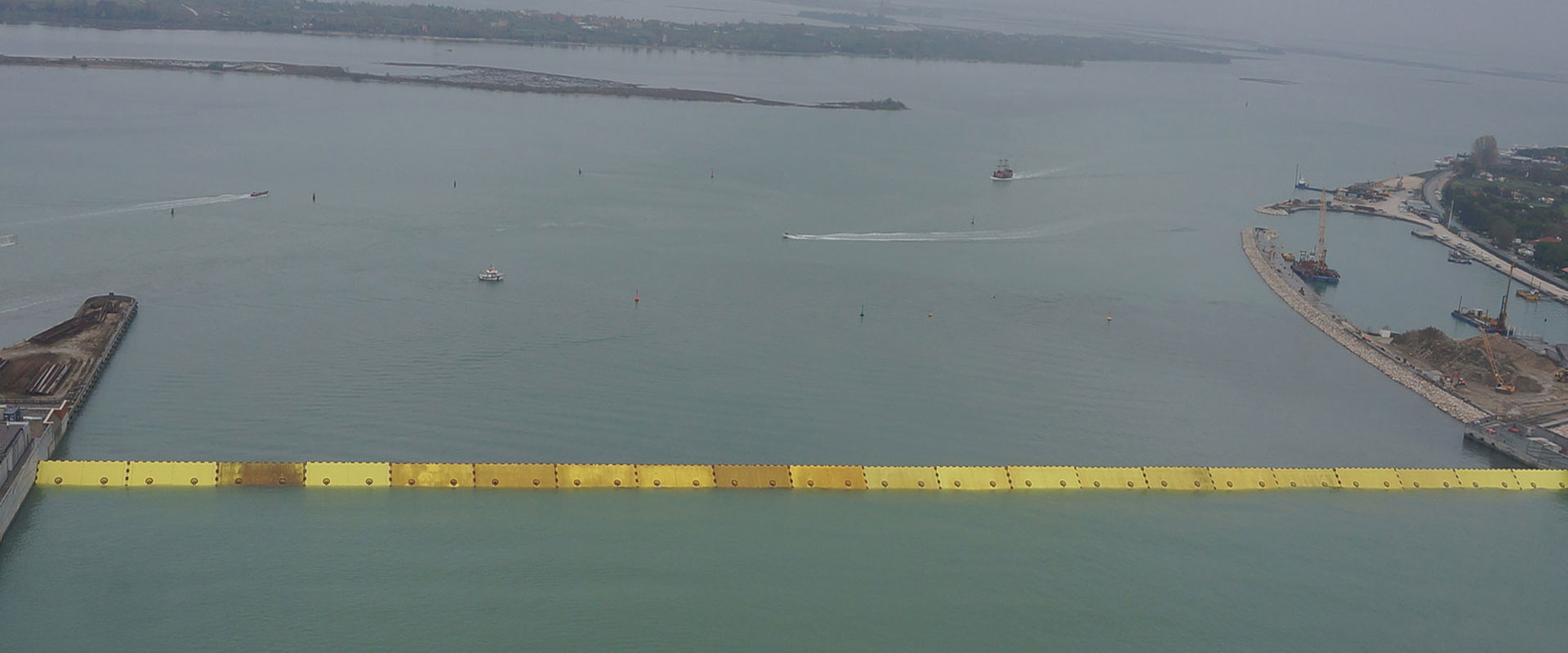 MOSE, Venice: gates, caissons and plant of the mobile barrier