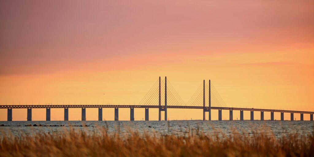 Øresund Link: bridge, artificial island and immersed tunnel between Denmark and...
