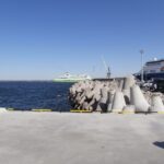 Tetrapods and concrete armor units: dissipating wave energy...